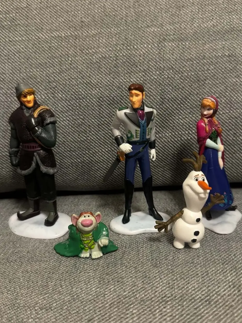 5PC Disney Frozen Figurine Set Featuring Anna, Kristoff, Hans, Olaf, Rock troll